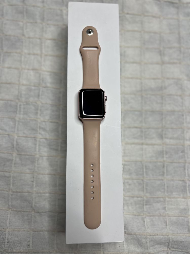 Продам Apple Watch 2