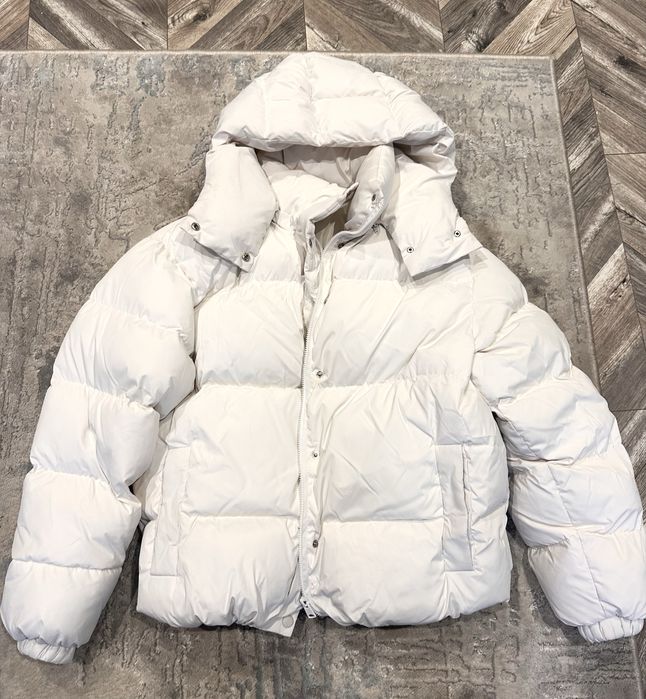 Пуховик білий жіночий