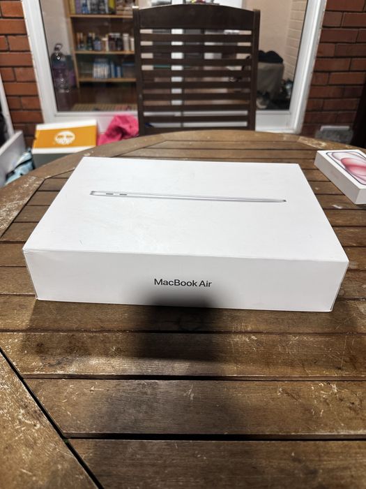 Macbook Air (2020) 16gb ram