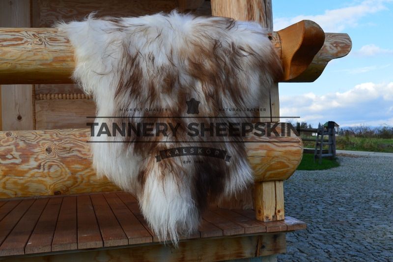 Skóra Island brąowo-biała (dekoracyjna) 90-110cm Naturalna