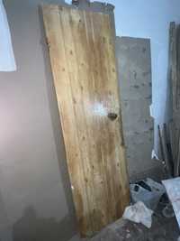 Продаються деревяні двері