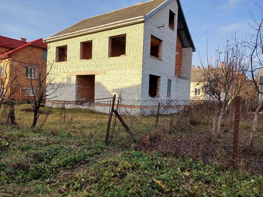 Продається дво поверхова  новобудова