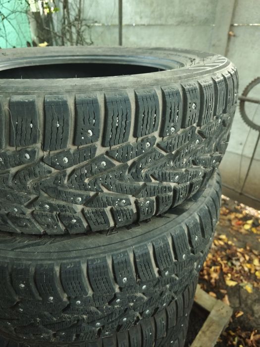 Резина зима Nokian 205/60/r16 (шип)