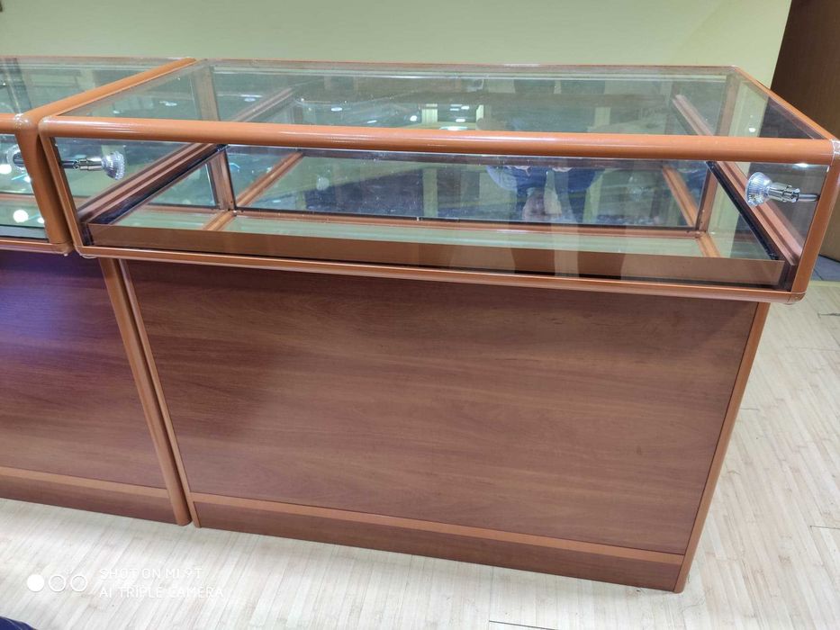 Gablota jubilerska - 1 sztuka.