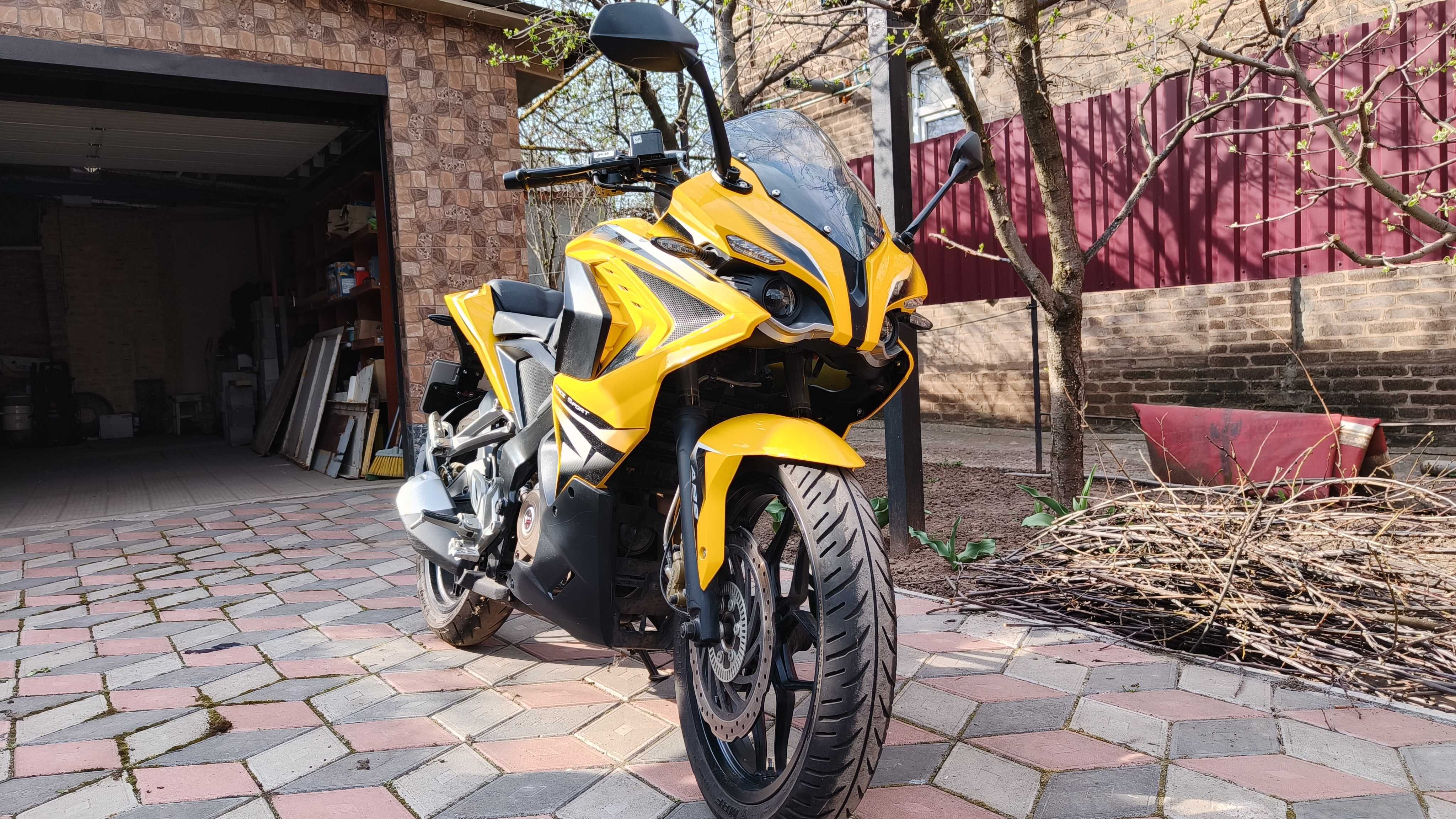 Bajaj Pulsar 2016