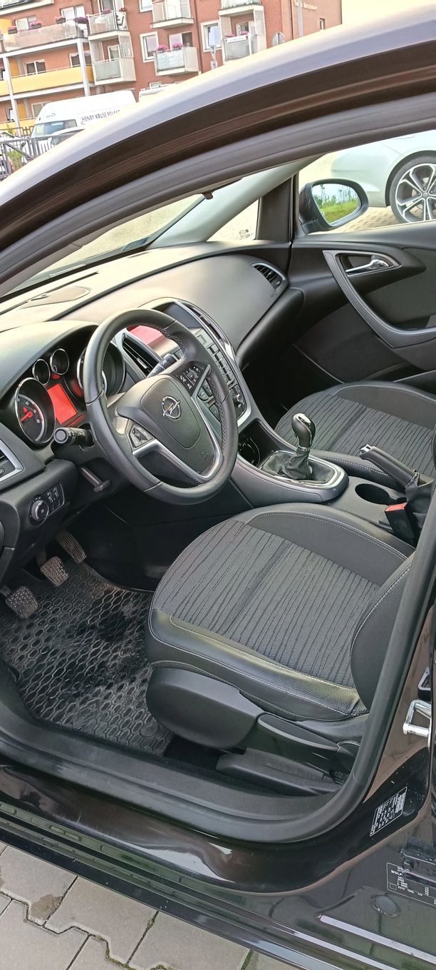 Opel Astra Opel Astra J Sedan 2014