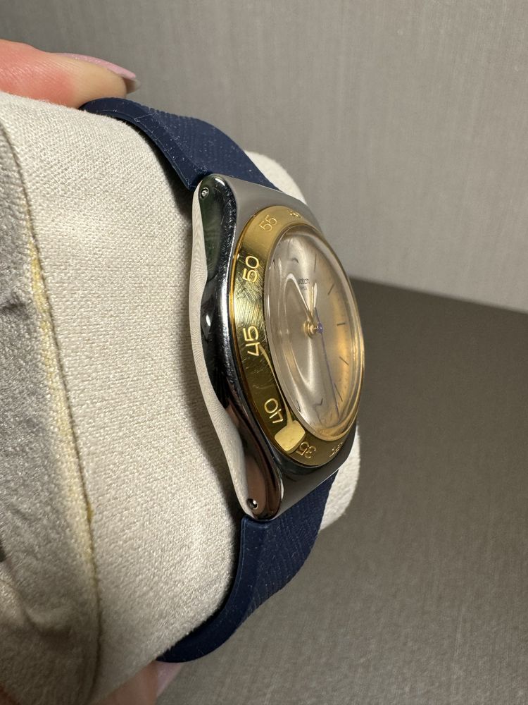 Продам годинник Swatch Blue Push YLS191 Оригінал!