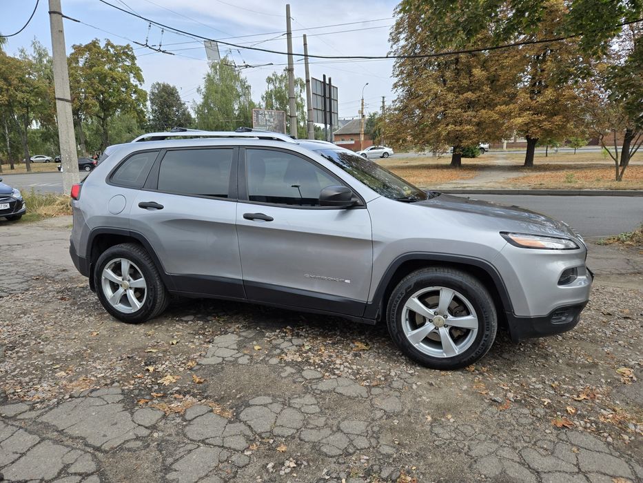 Jeep Cherokee Sport 2.4