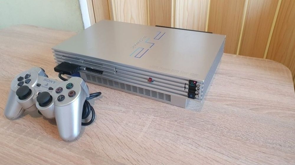 Konsola PS2 FAT Silver 500GB +Network Adapter