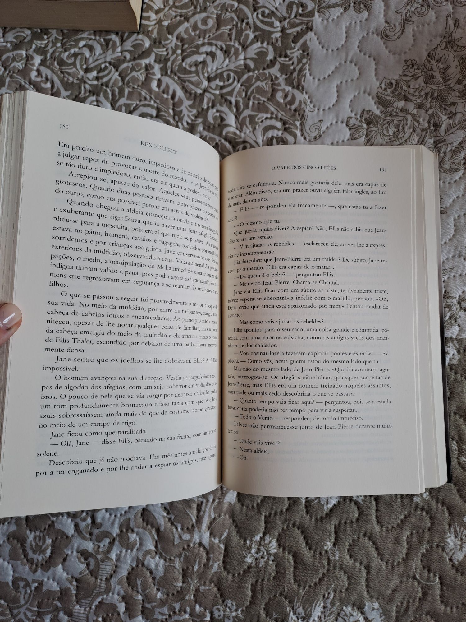 Livro " O Vale dos Cinco Leões" de Ken Follet