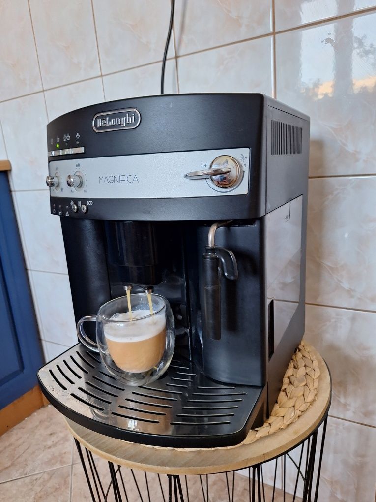 Ekspres De'Longhi ESAM3000.B EX.1