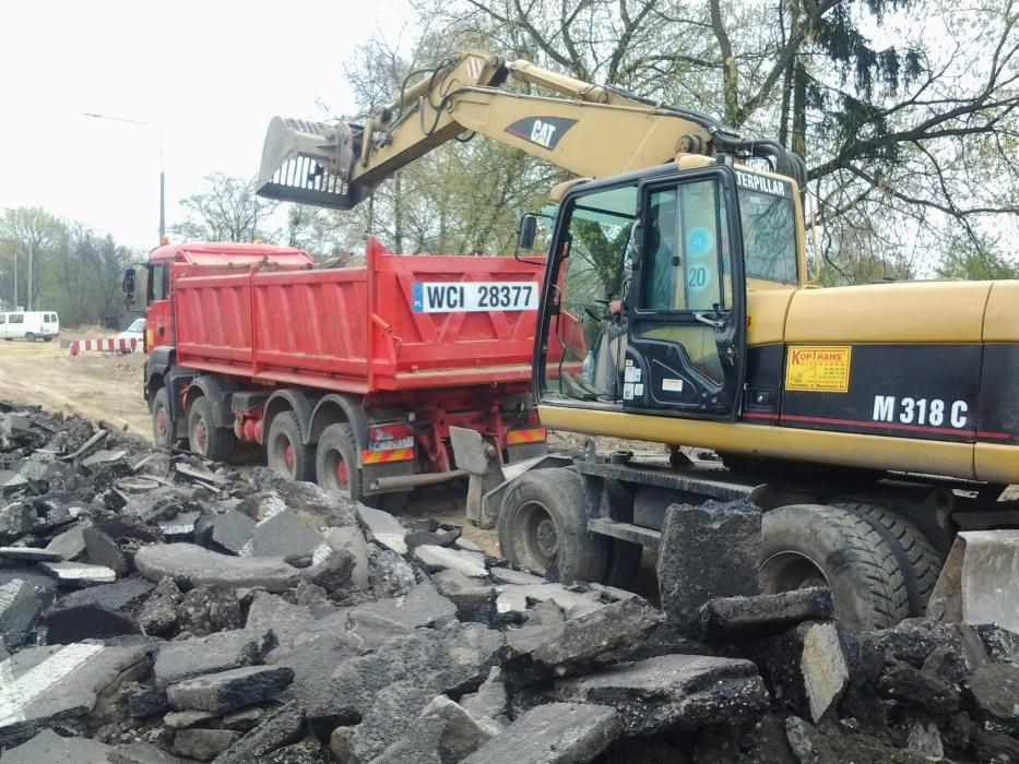 usługi koparka JCB CAT Ciechanów i okolice wykopy transport