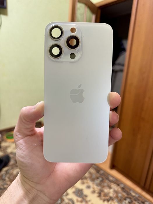 Iphone 15 Pro Max задняя крышка Original в идеальном состоянии