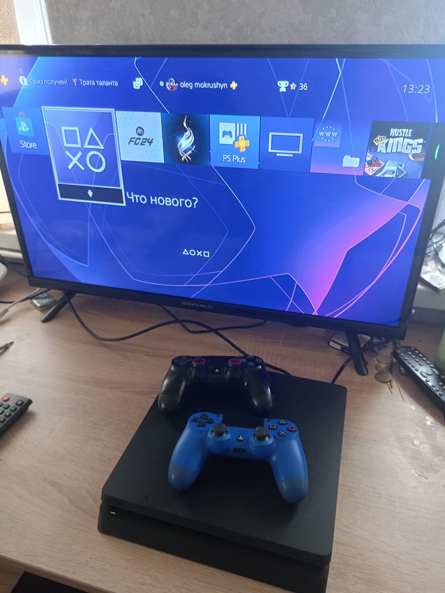 PlayStation 4 slim +2 геймпада