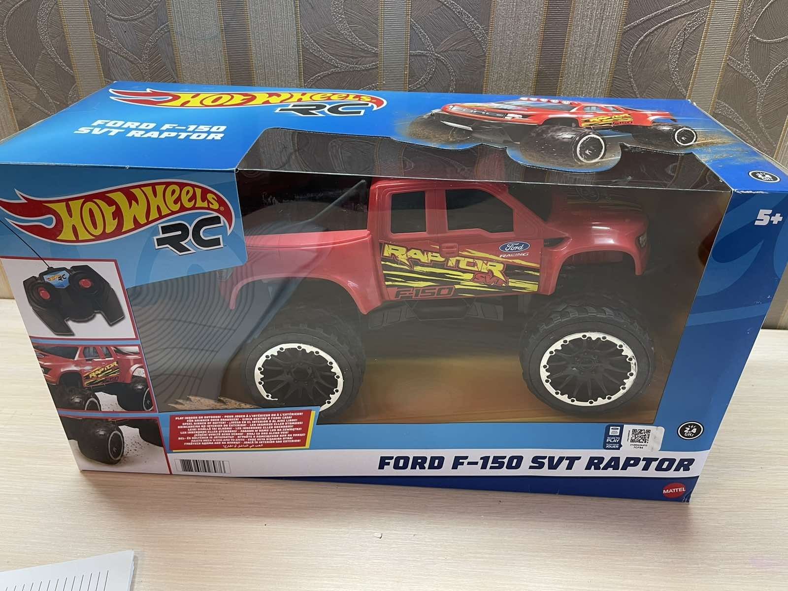 Хот Вилс машинка на радиоуправлении Форд Remote Control Truck Red Ford