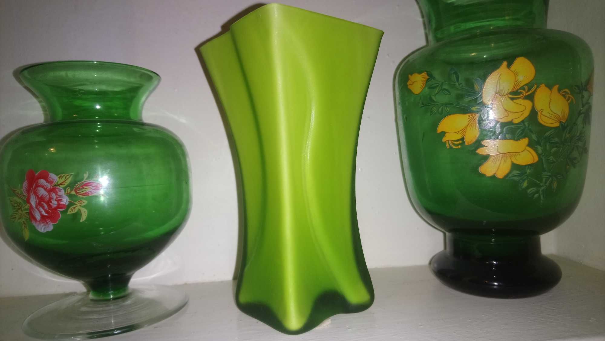Красивая зеленая вазочка. Стекло. Ретро. Новая .