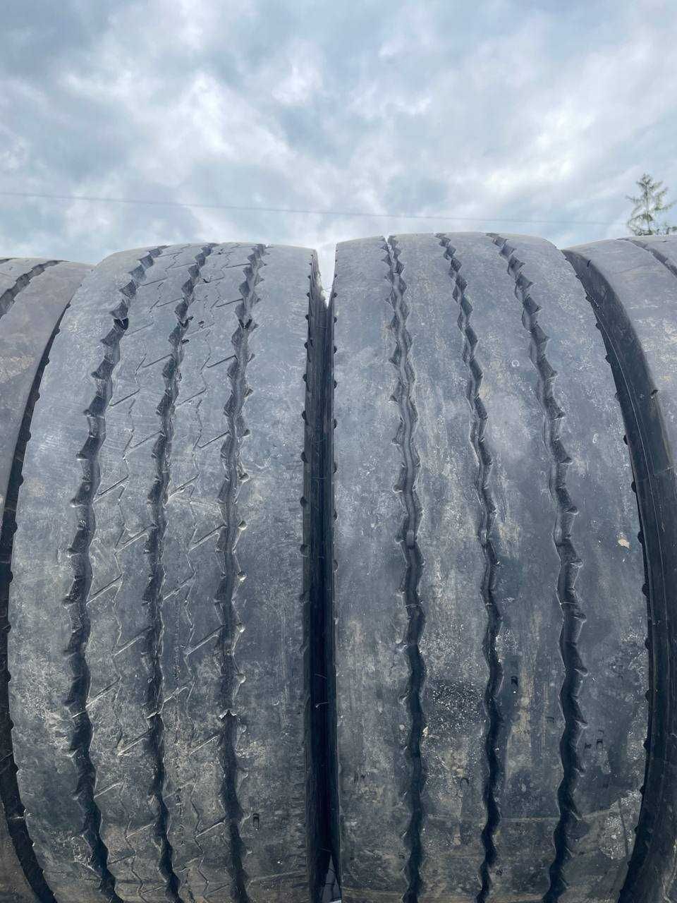 Good Year 235/75R17.5