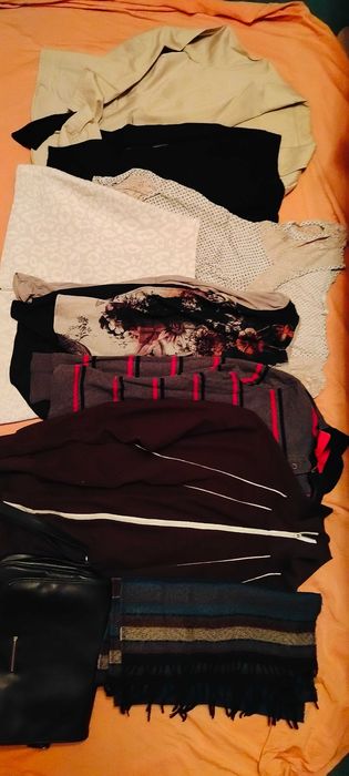 Женские вещи подарю