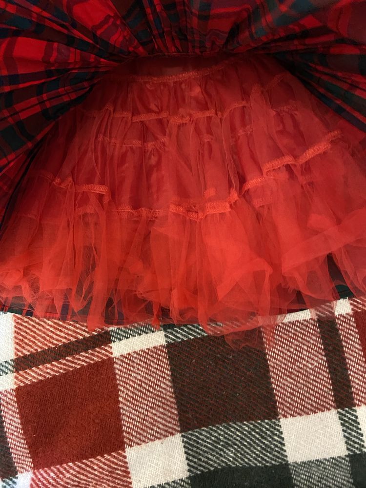 Черно-красное детское нарядное платье