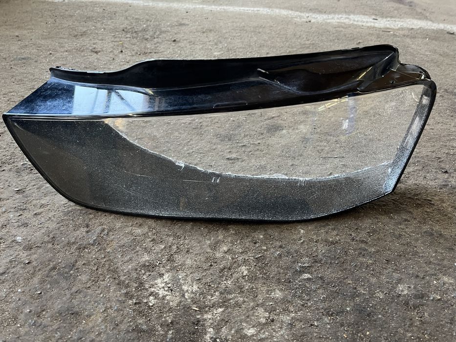 Скло фари Audi A4 B8