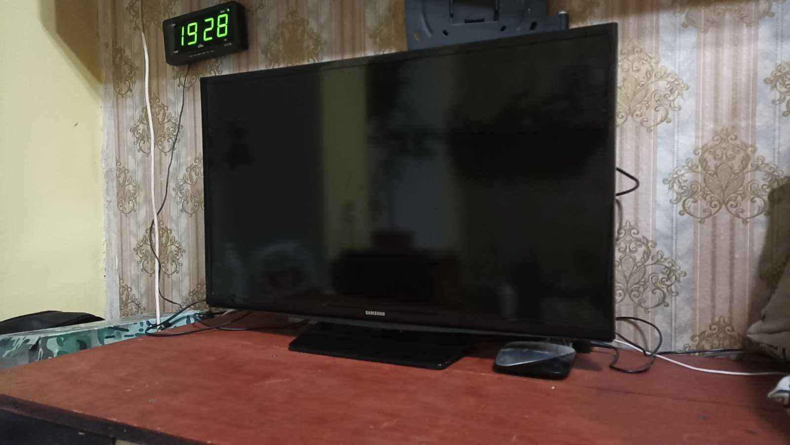 Продам телевізор Samsung 32 на запчастини