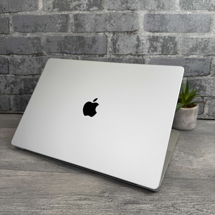 Apple MacBook Pro 16 2021 Silver (M1 Pro | 16Gb | 1Tb SSD | 16 GPU)