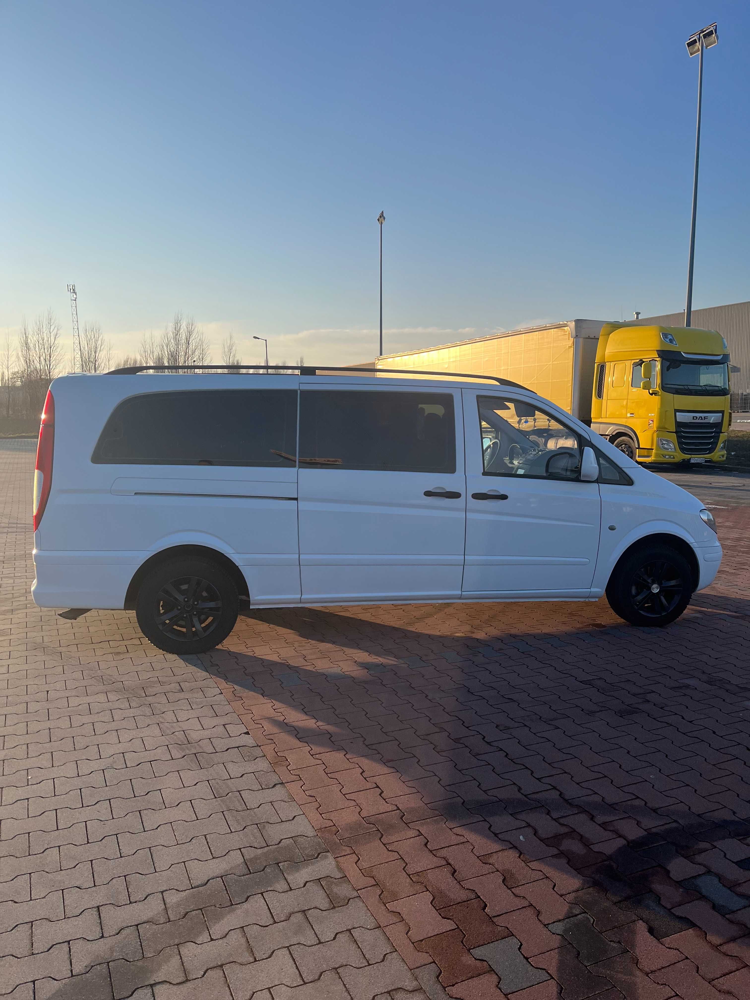 Wynajem busa 9 osobowy Vito Long