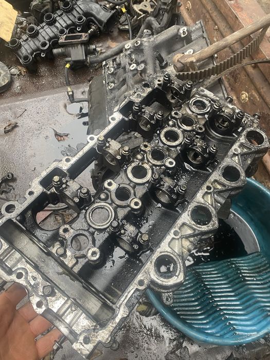 Голова ГБЦ 1.6 HDI двигун на запчастини