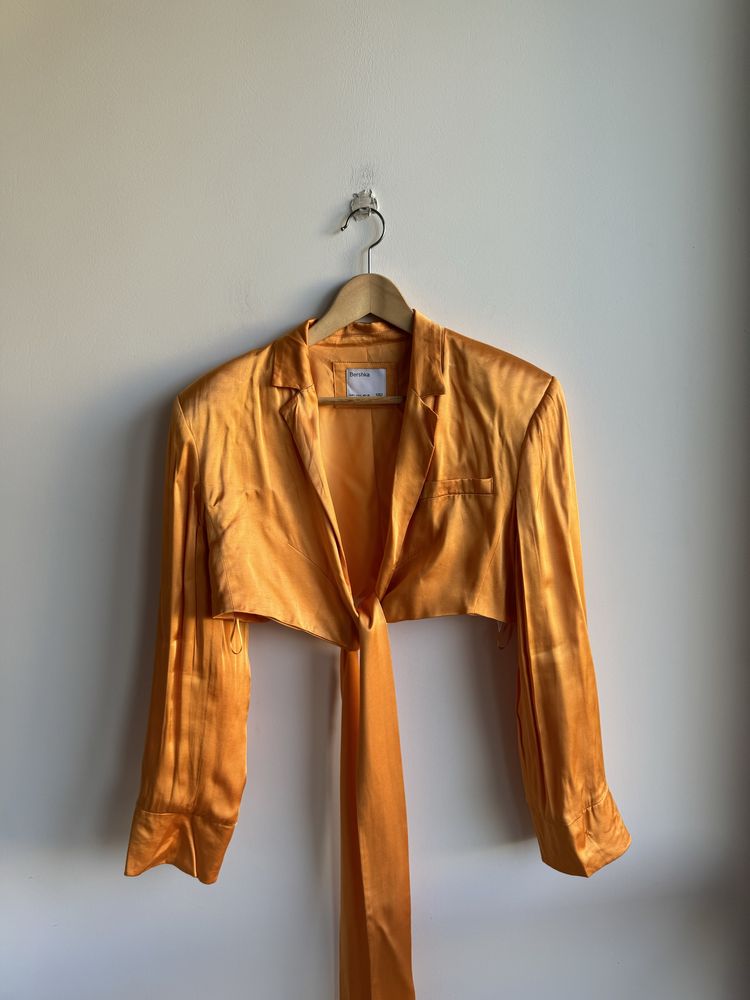 Bershka pomarańczowa marynarka L 40 satynowa crop top z kołnierzykiem