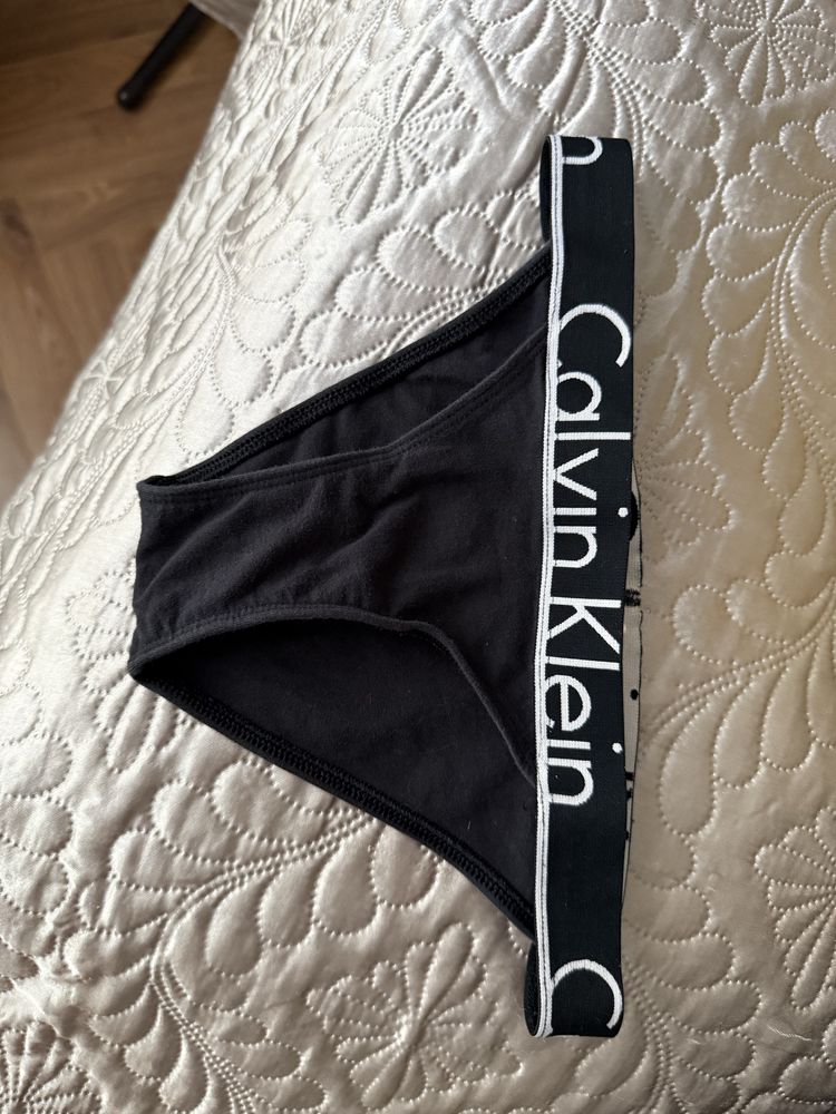 Majtki damskie Calvin Klein XS 34 czarne klasyczne