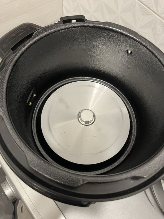 Продам новую скороварку мультиварку prime ppc110