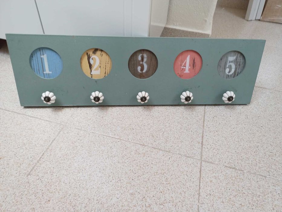 Cabide de parede infantil