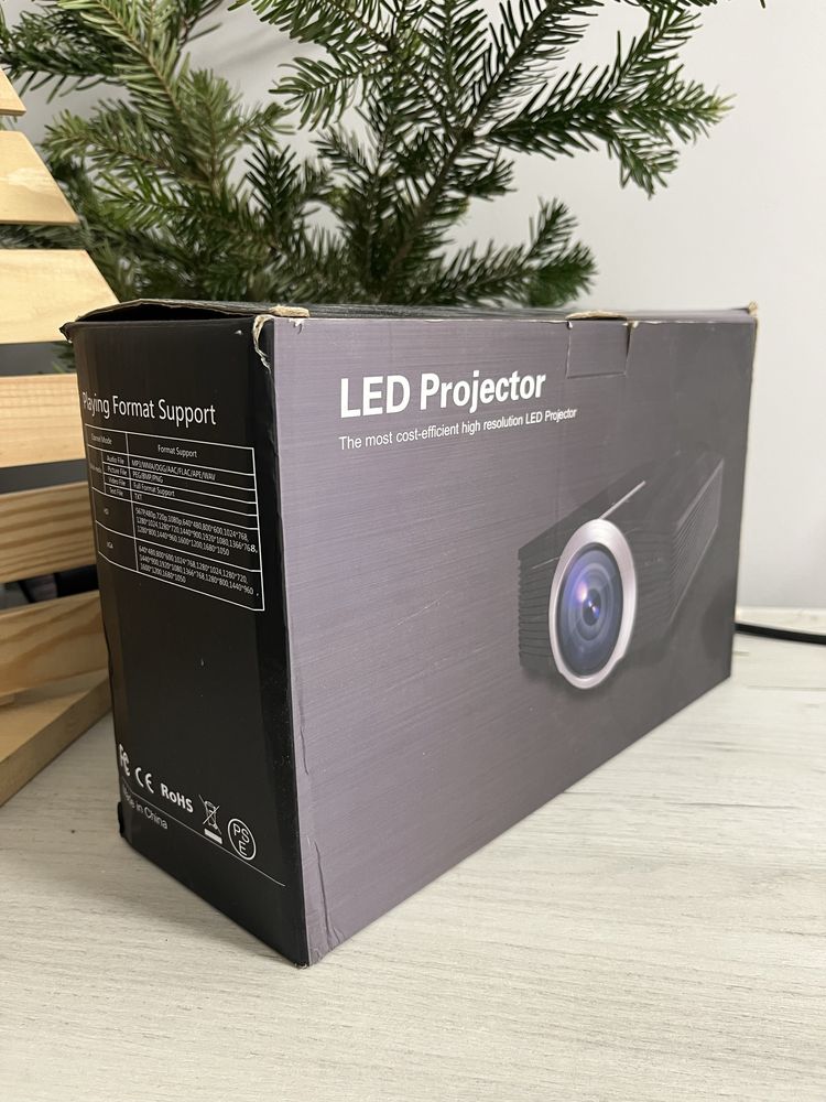 Led projector YG-500