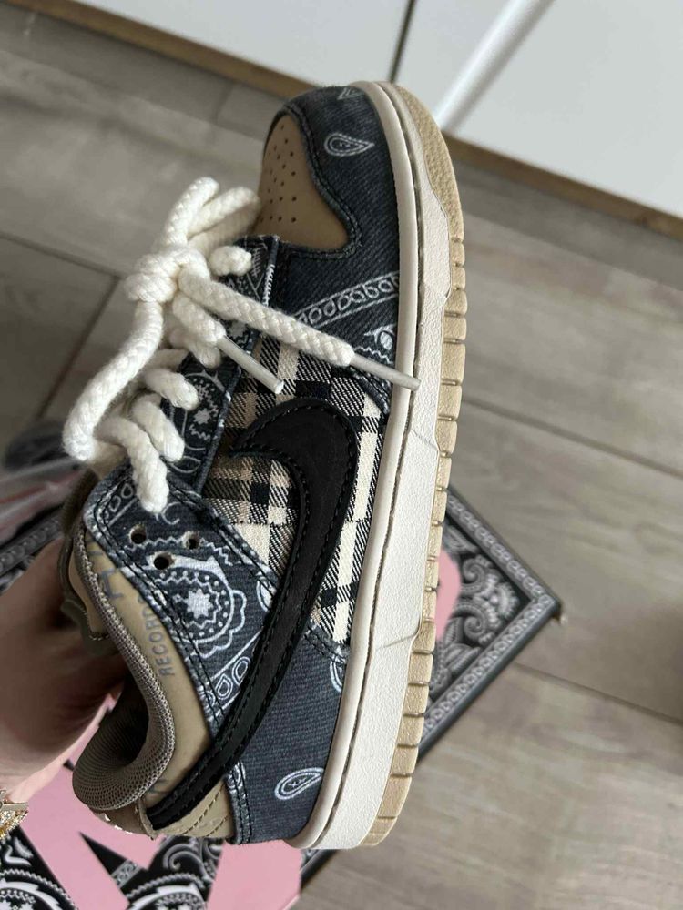 NikeSB Dunk Low Travis Scott rozmiar 36