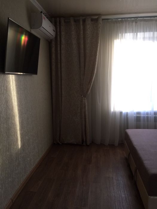 Подобова оренда квартири.. Двухкомнатная. 95 квартал, Центр, Ашан