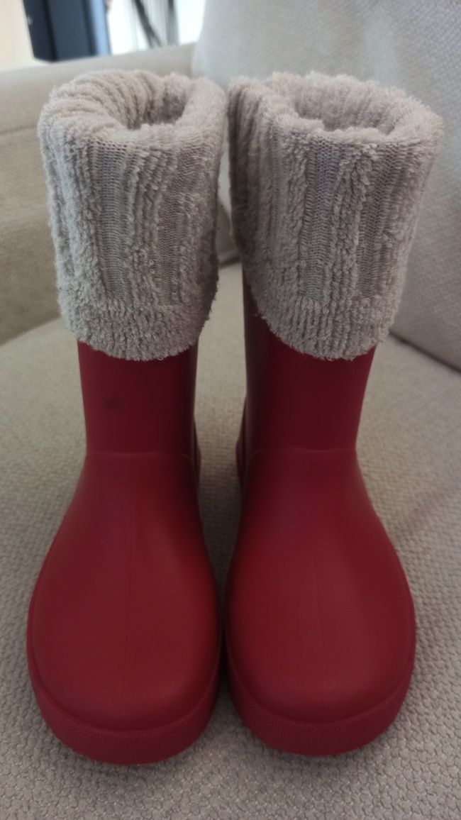 Botas IGOR n 25, usadas apenas uma vez.