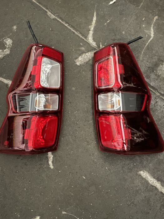 Farolins Izusu D-Max