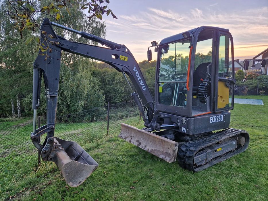 Volvo ECR 25D  Minikoparka volvo ECR25D