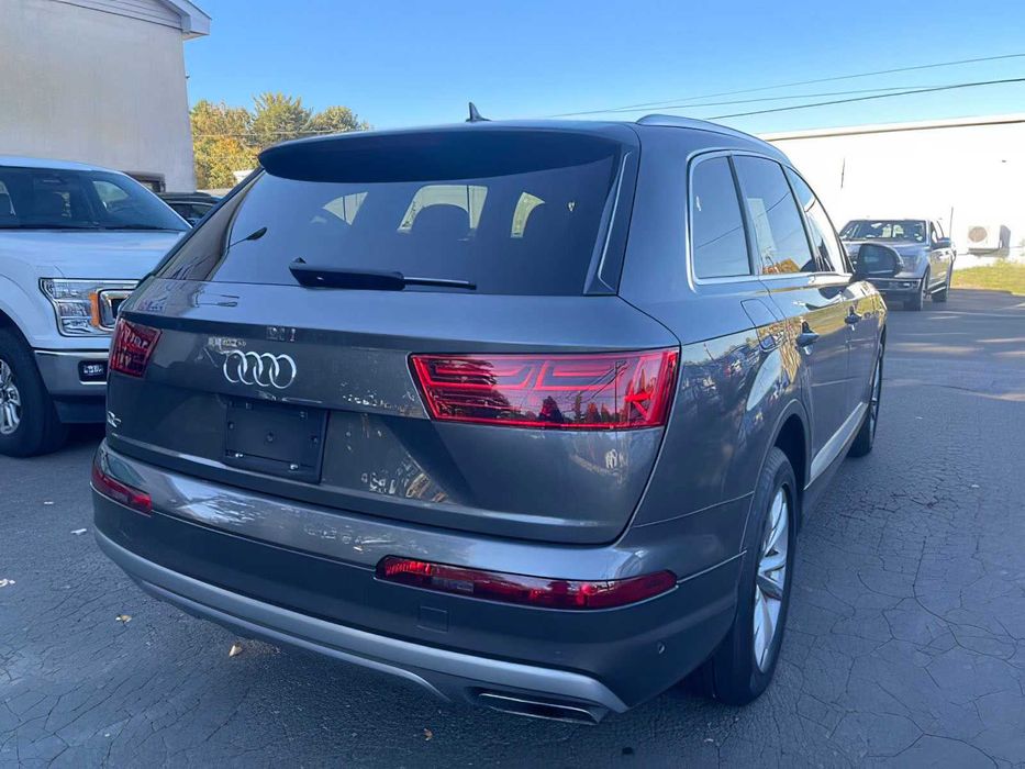 Audi Q7      2019