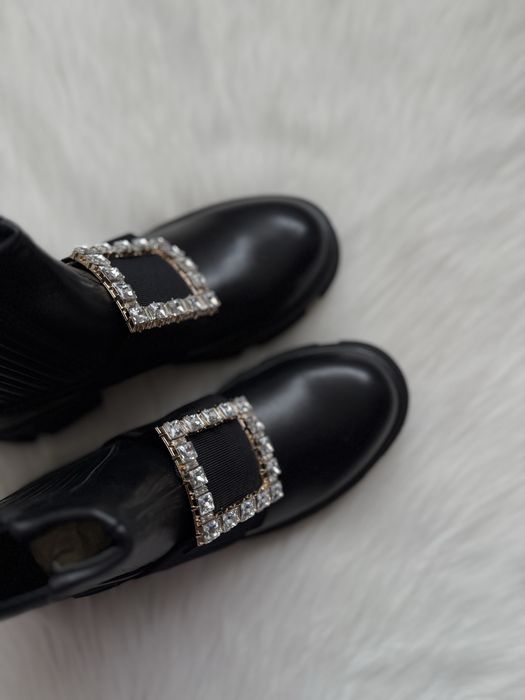 Czarne botki z klamrą eko skóra 38