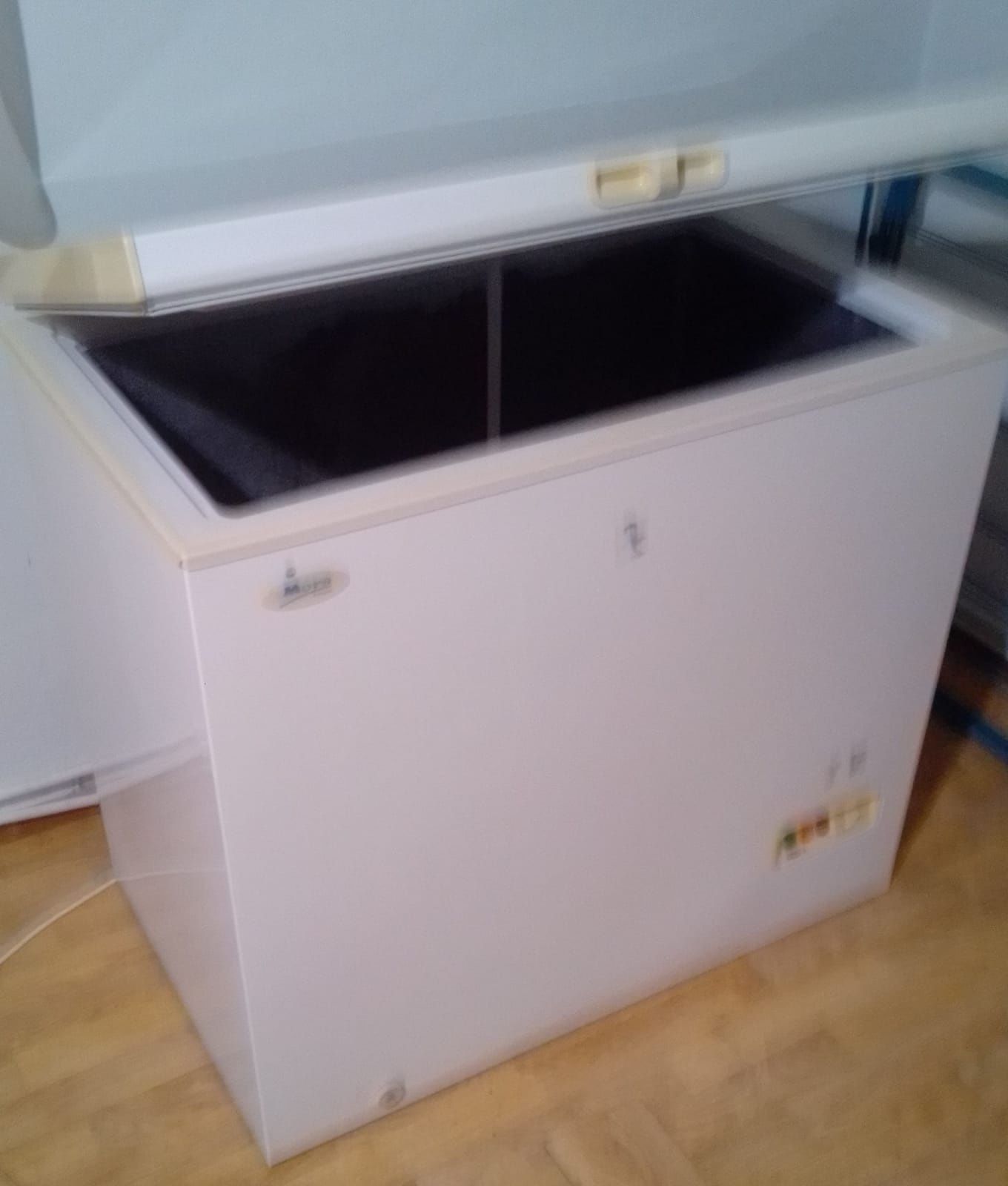 Zamrażarką pojemność 220 litrow