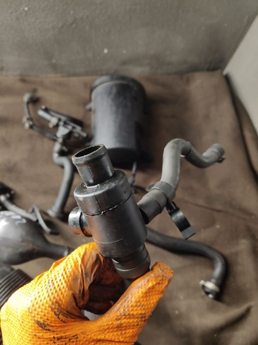 Podciśnienia wąż przewód audi A4 b6 b7 passat B5 alt 2,0 benzyna