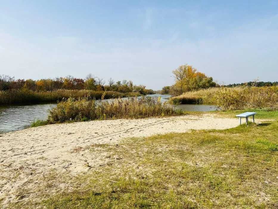 Продам участок в пос.Обуховка недалеко от леса и реки