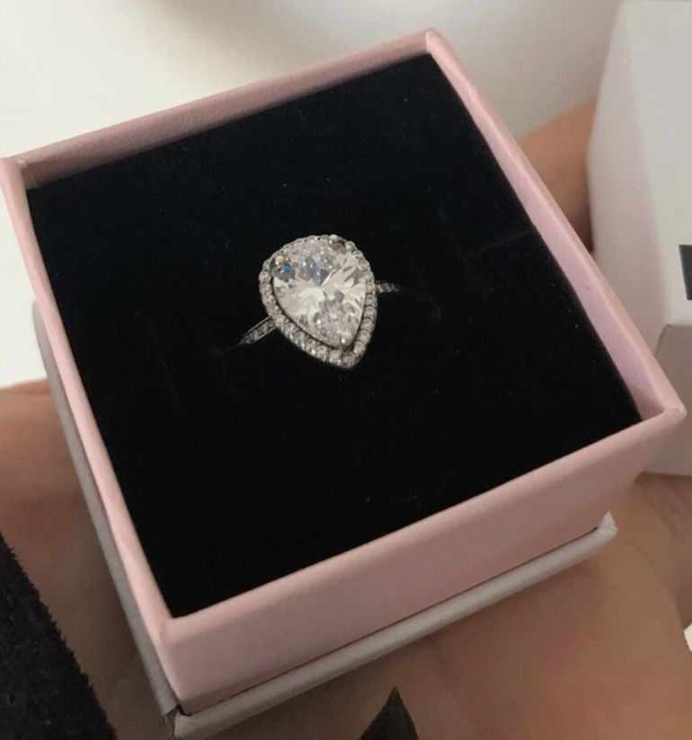 Срібна каблучка з цирконами в стилі Pandora