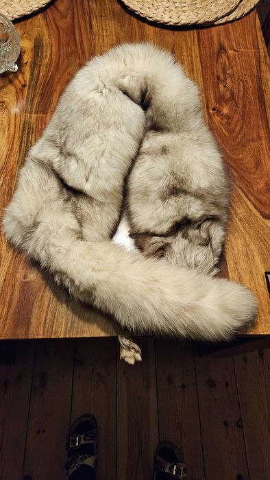 Etola , kołnierz z lisa naturalnego