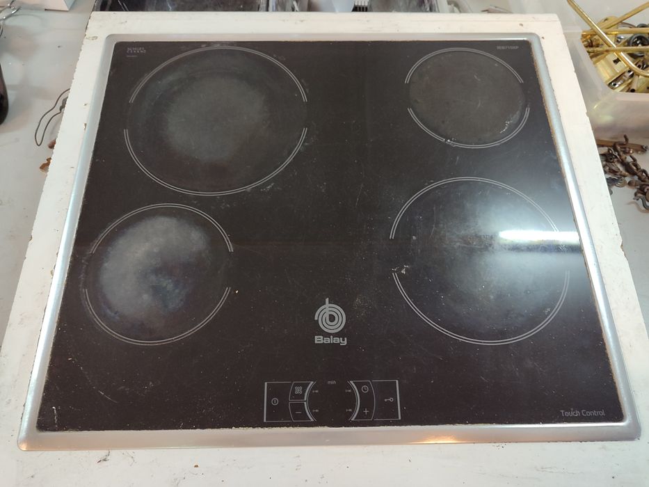 Placa elétrica Balay 57 x 50 cm