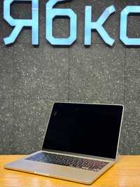 Вживаний MacBook Air 13 Retina, Starlight, 256GB with Apple M2 (MLY13)