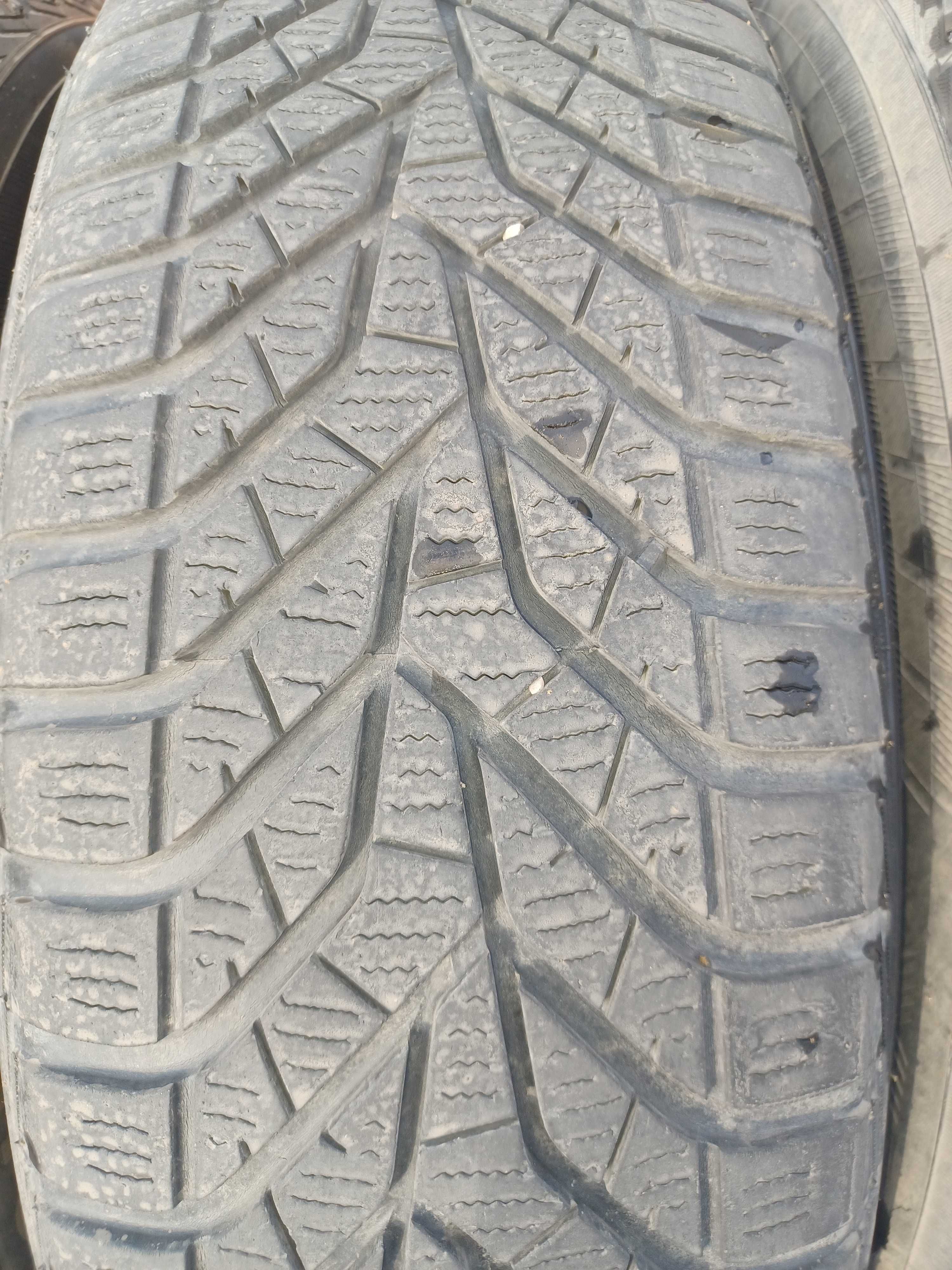 205/70 R15 Yokohama zimowe W.Drive 96T używane