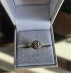 Pierścionek zaręczynowy z brylantem 0.91ct, żółte złoto 585-certyfikat