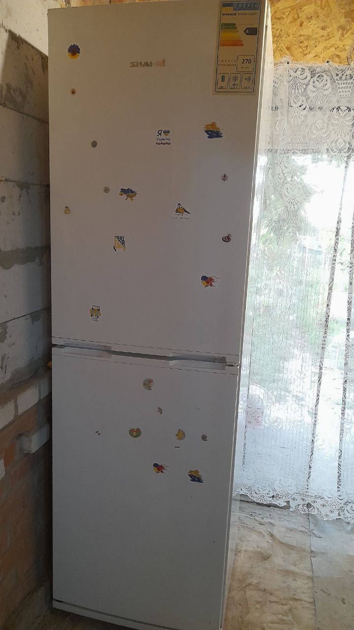 Продам холодильник